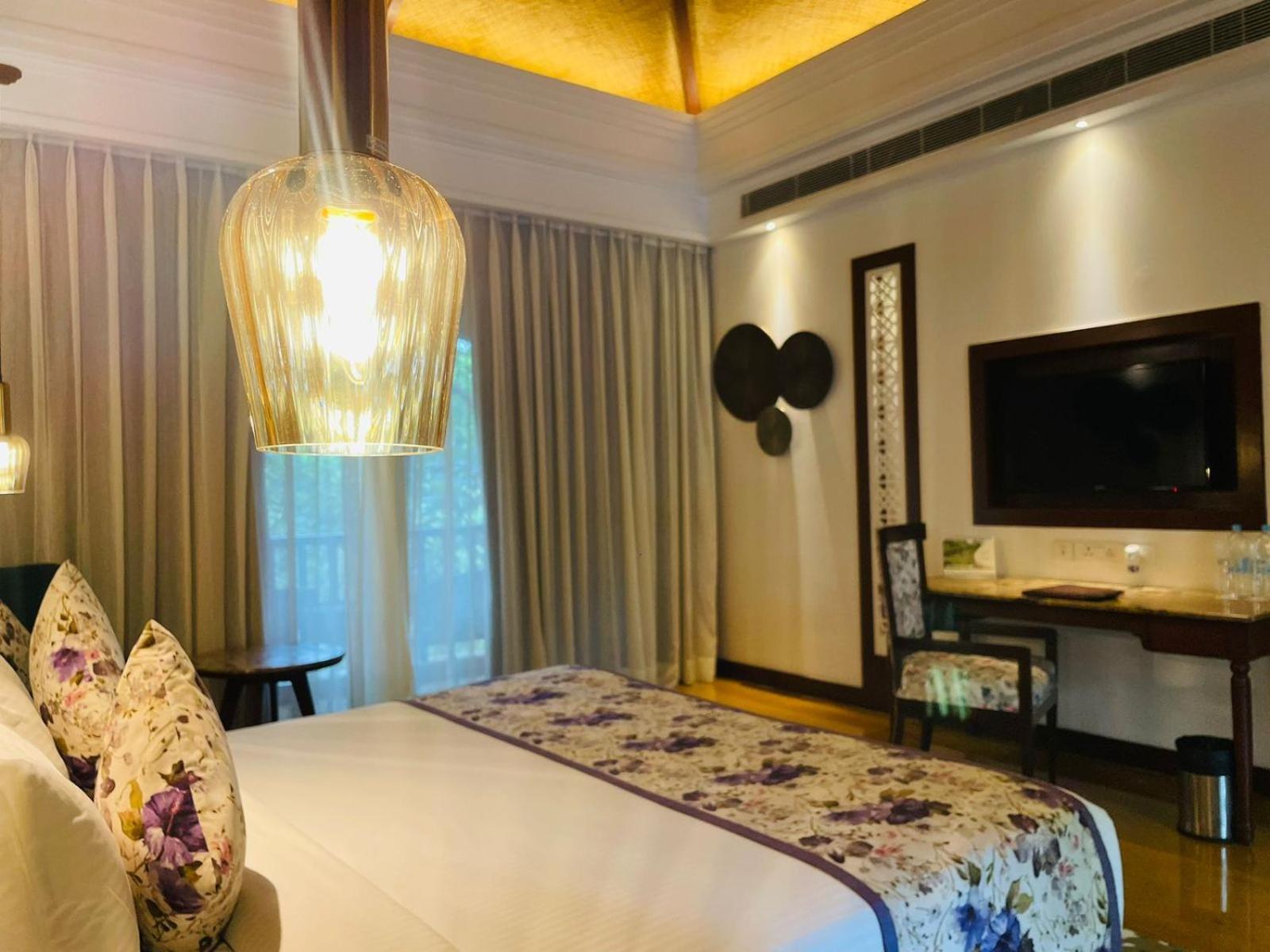 ดิ อนันตา อุทัยพาร์ รีสอร์ต Hotel อุเดเปอร์ ภายนอก รูปภาพ