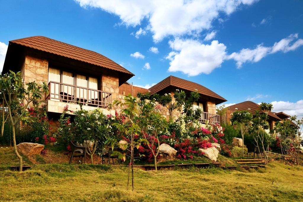 ดิ อนันตา อุทัยพาร์ รีสอร์ต Hotel อุเดเปอร์ ภายนอก รูปภาพ