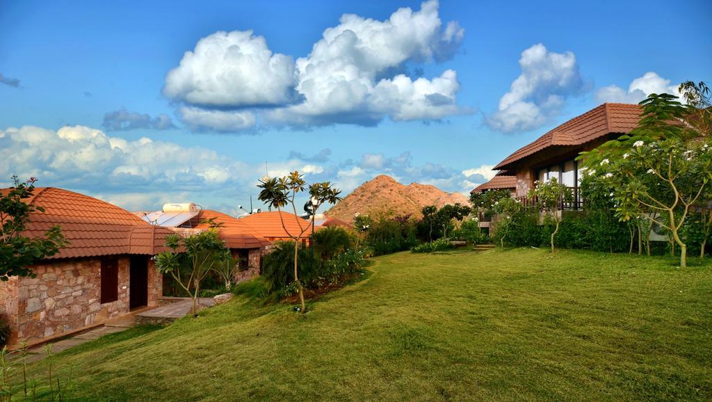 ดิ อนันตา อุทัยพาร์ รีสอร์ต Hotel อุเดเปอร์ ภายนอก รูปภาพ