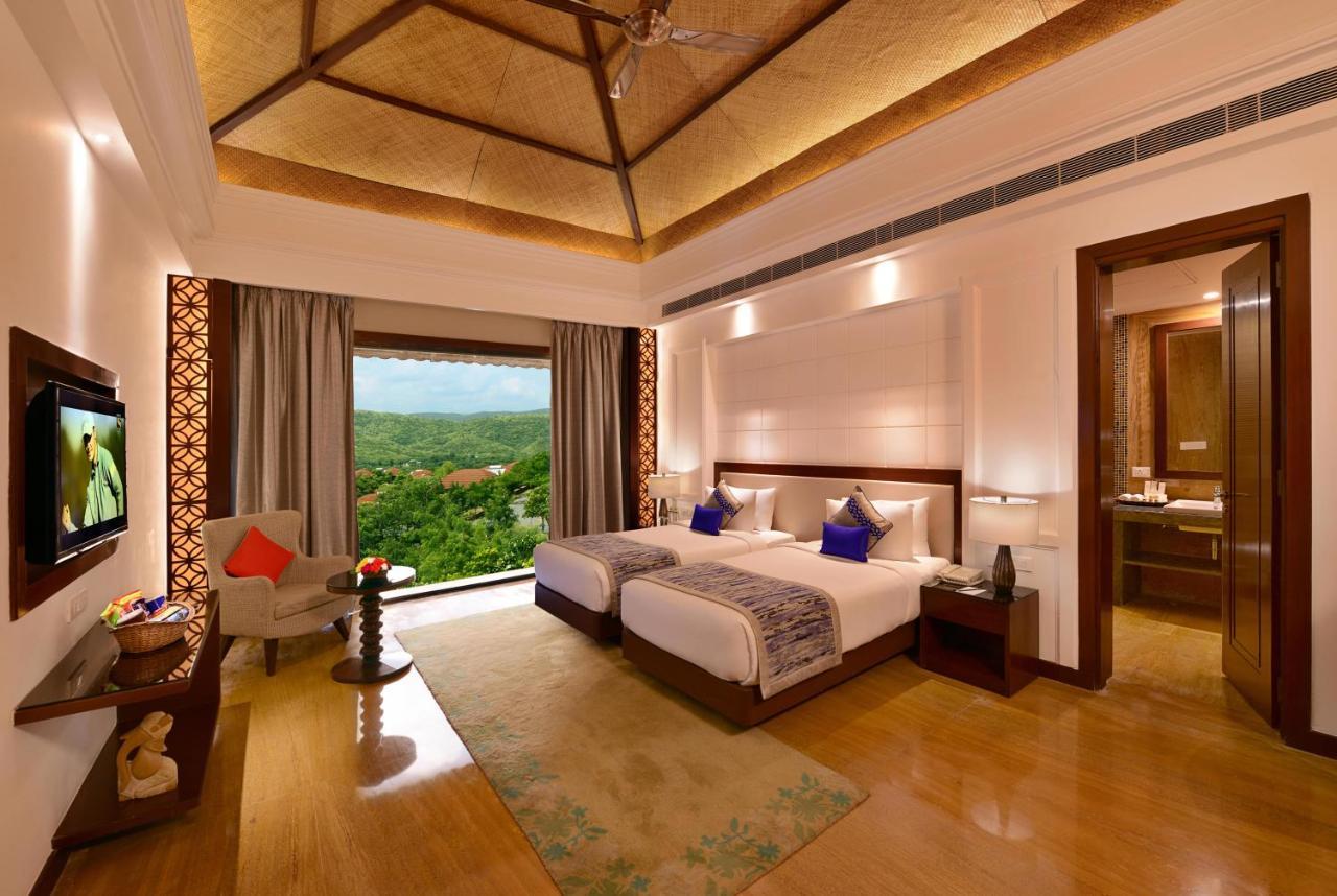 ดิ อนันตา อุทัยพาร์ รีสอร์ต Hotel อุเดเปอร์ ภายนอก รูปภาพ